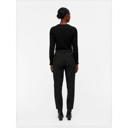 23036808 177981011 Black