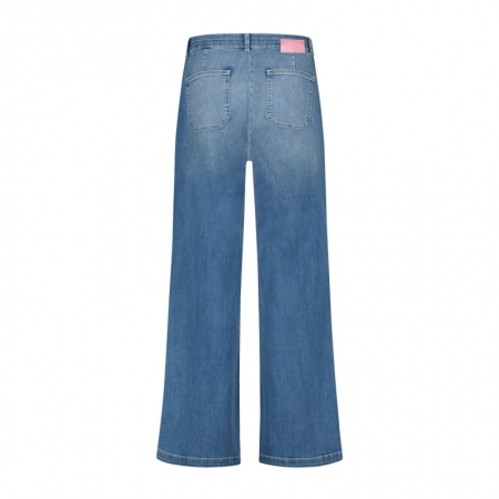  D42 Medium Used