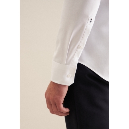 01 WHITE