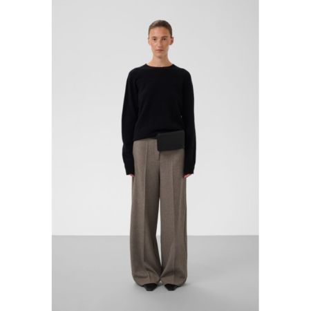 1811121 Walnut