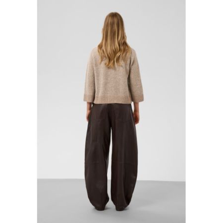 1811121 Walnut