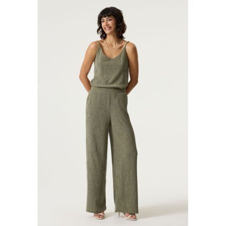 9945-olive bree