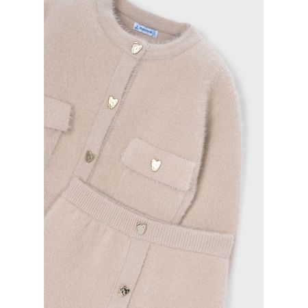  32 Beige