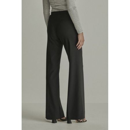 L32 1 Black -