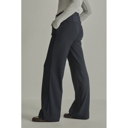 L32 301 Navy -